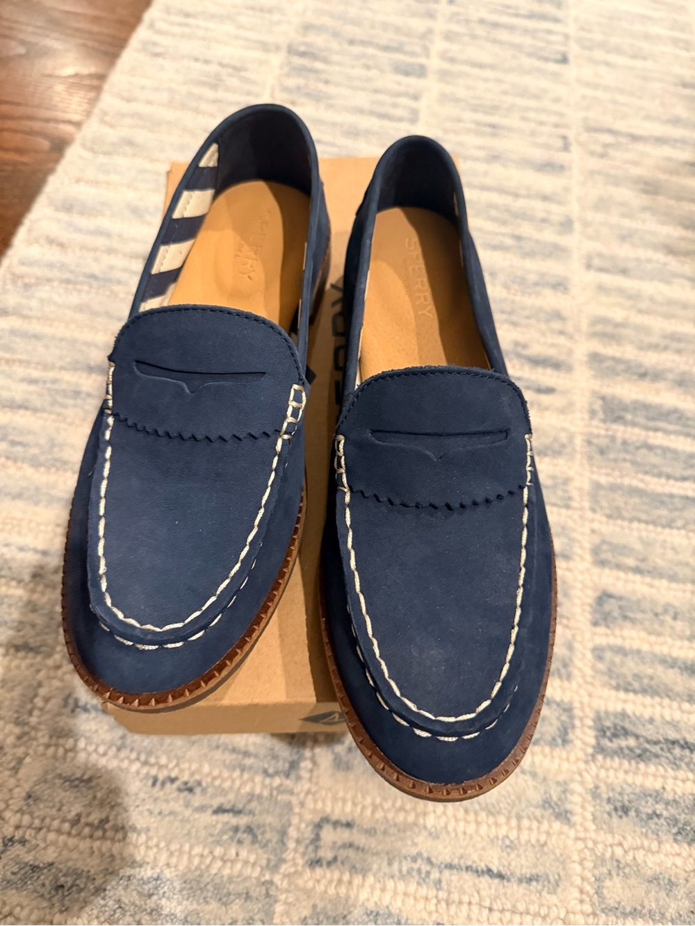 Sperry Navy Suede Penny Loafers with White Stitching 6.5 seaport leather
